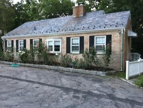Building Photo - 104 Horseshoe Rd