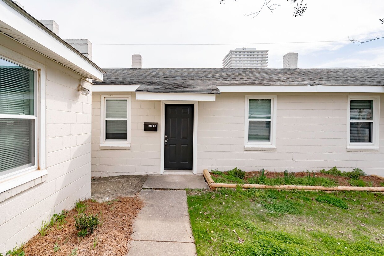Primary Photo - Charming Apartment Downtown Columbia - Hou...