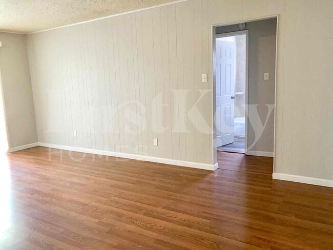 Building Photo - 6863 Foxbend Ct