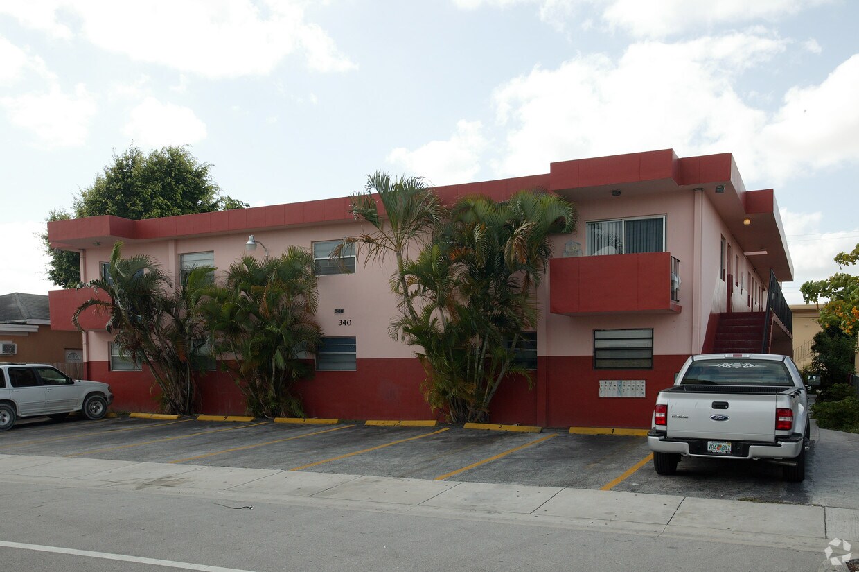 Building Photo - 340 W 19th St