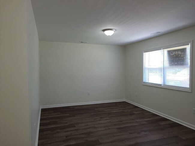 Foto del edificio - 6032 Brookwood Dr