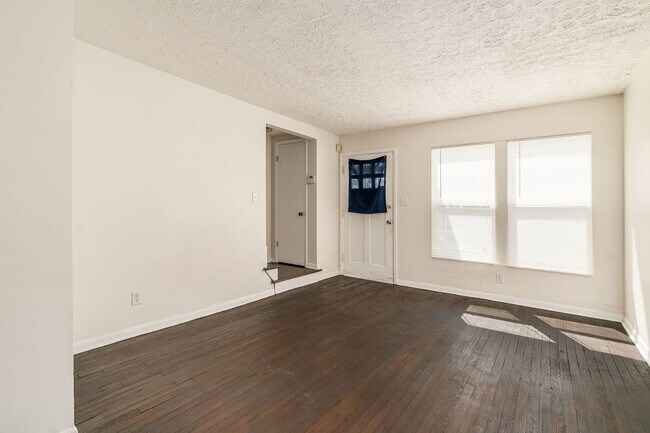 Foto del edificio - 804-808 Berkeley Rd