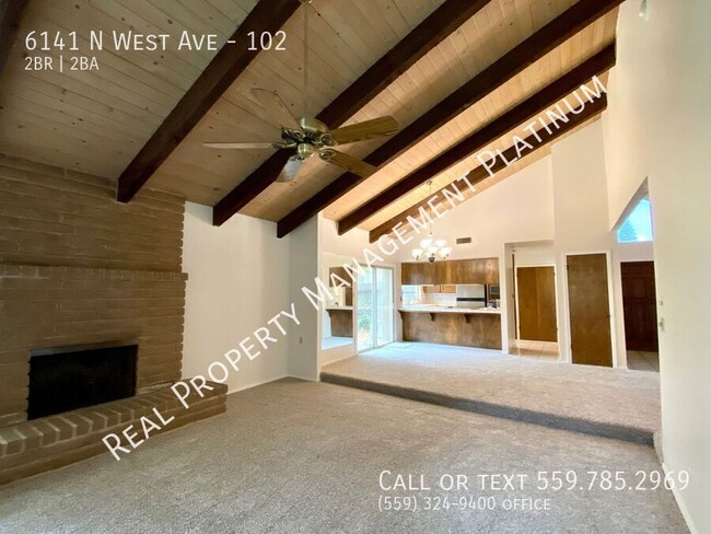 Foto del edificio - $1,950 Bullard & West, 2 Bed Condo, Commun...