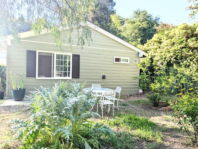 Building Photo - 2401 Stokes Canyon Rd