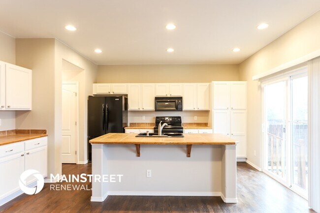 Foto del edificio - 7083 Silverwind Cir