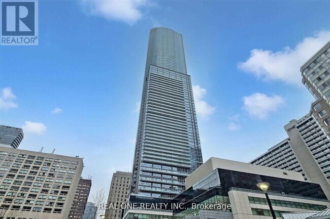 Building Photo - 386 Yonge St