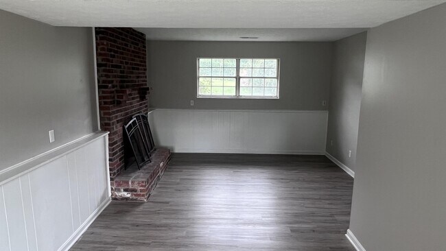 Foto del edificio - 5411 Baywood Dr