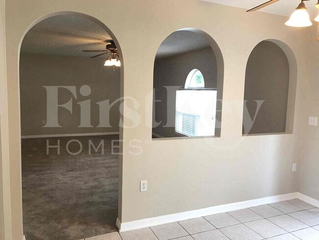 Building Photo - 6430 Gondola Dr