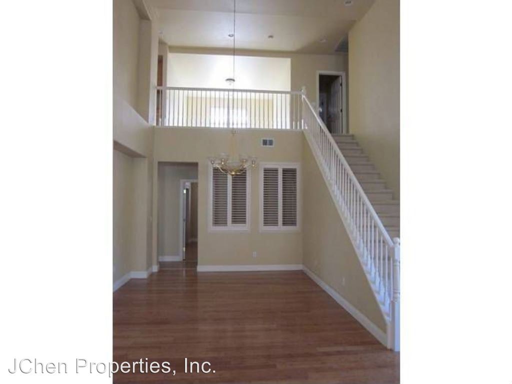 Building Photo - 2140 Gibralter Ct