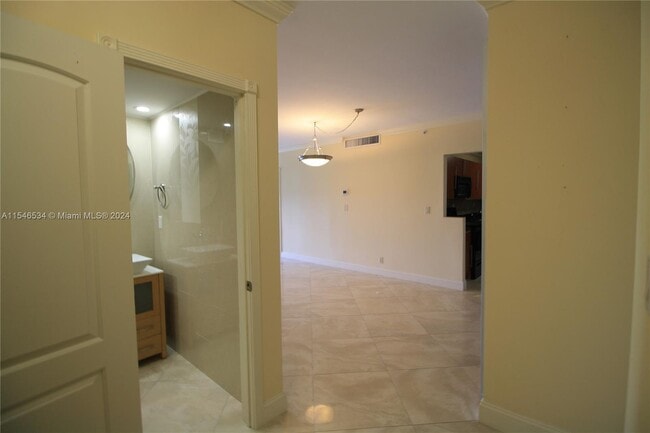 Building Photo - 3001 S Ocean Dr