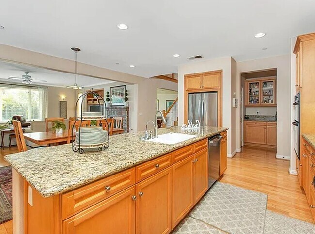 Foto del edificio - 15374 Falcon Crest Ct