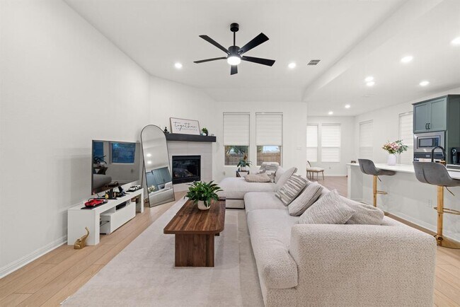 Building Photo - 2604 Acoma Ln