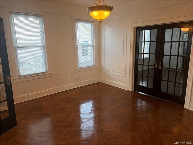 Foto del edificio - 95-12 108th Ave