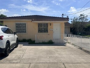 Building Photo - 3821 SW 89th Ct