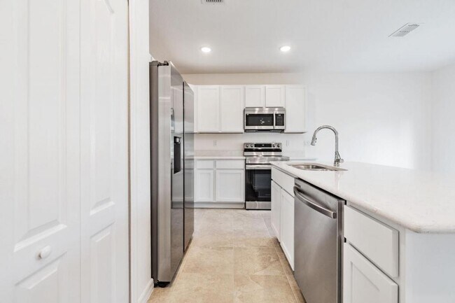 Building Photo - 5188 Montford Cir