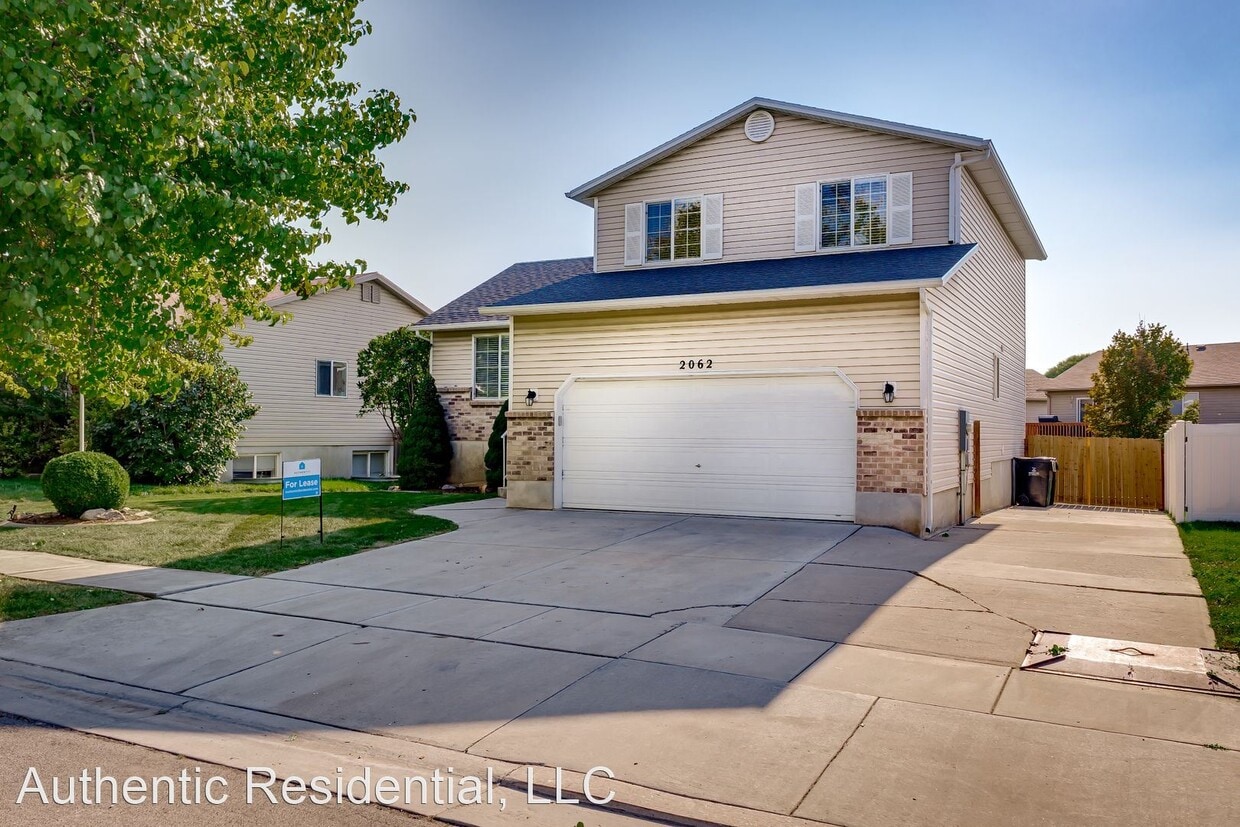 Primary Photo - 5 br, 3.5 bath House - 2062 Lake Mesa Dr