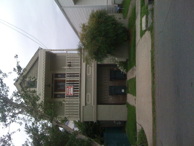 Building Photo - 6305 Laurel St