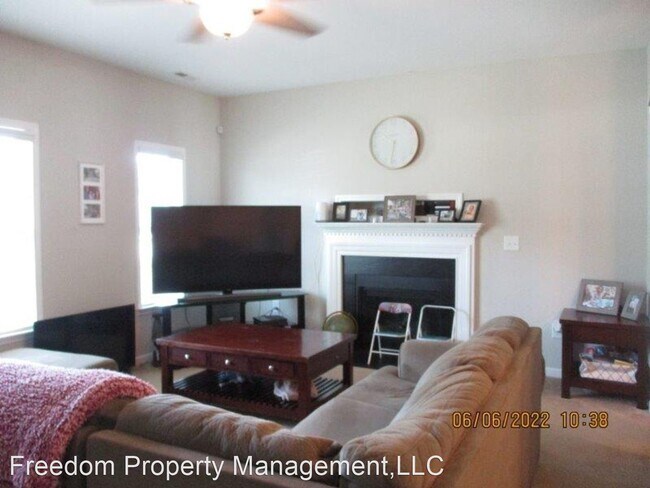 Building Photo - 4 br, 2.5 bath House - 203 Blue Bay Ln