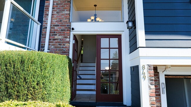 Photo - 4Bd/2.5Ba Edmonds House