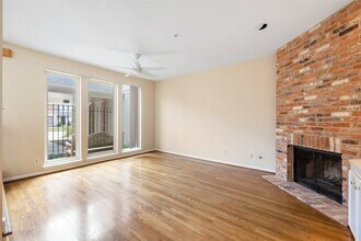 Building Photo - 5850 Valley Forge Dr