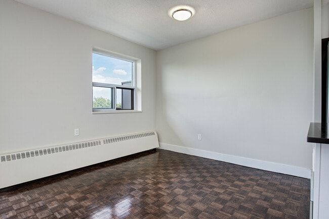 Building Photo - Inwood Manor