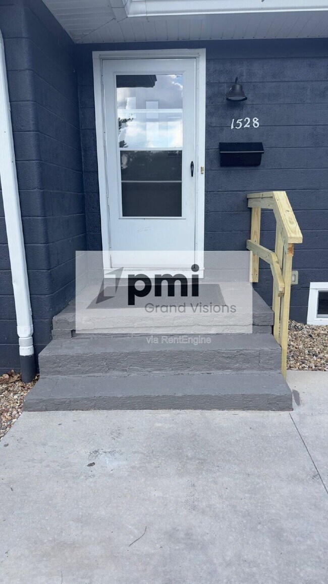 Foto del edificio - 1528 Division St