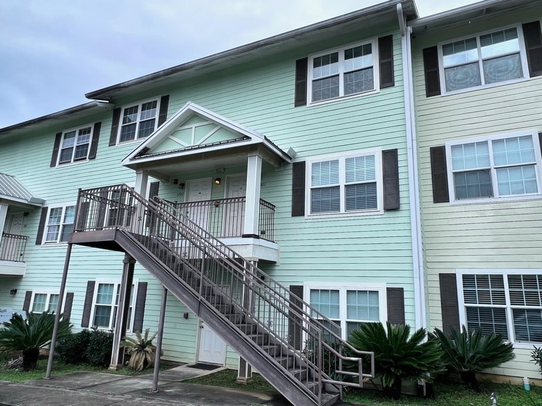 Photo - 1974 Midyette Road Unit 1203