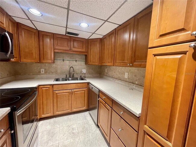 Foto del edificio - 11226 82ND Ave