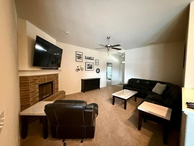 Foto del edificio - 9708 Ross Avenue