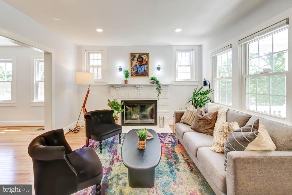 Foto principal - 6211 5th St NW