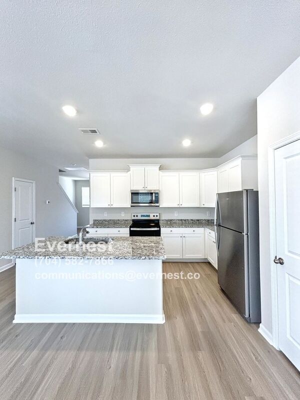 Foto del edificio - 2166 Willow Gln Dr