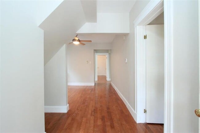 Building Photo - 121 Yale St
