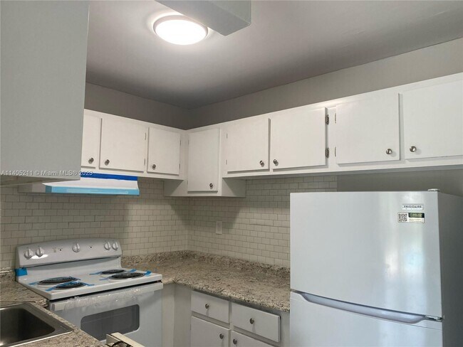 Foto del edificio - 9405 W Flagler St