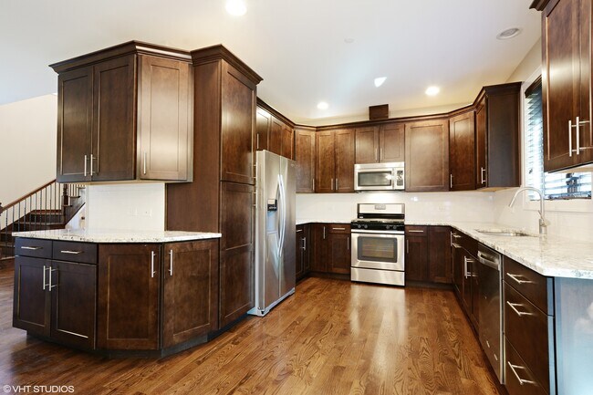 Building Photo - 5 Terrace Ln