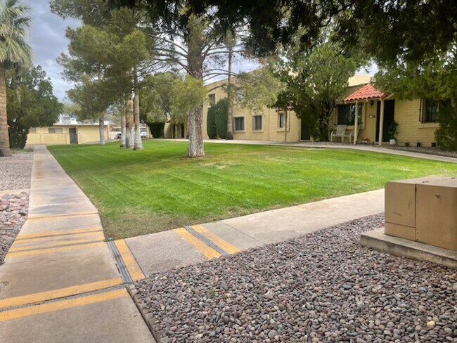 Foto del edificio - Cute 2 bedroom townhome