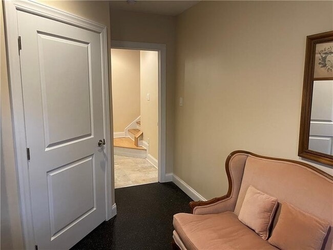 Foto del edificio - 698 Arbor Ct