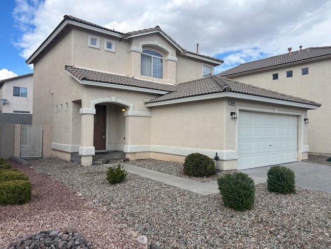 Building Photo - 3 Bedrooms | 2.5 Bathrooms-