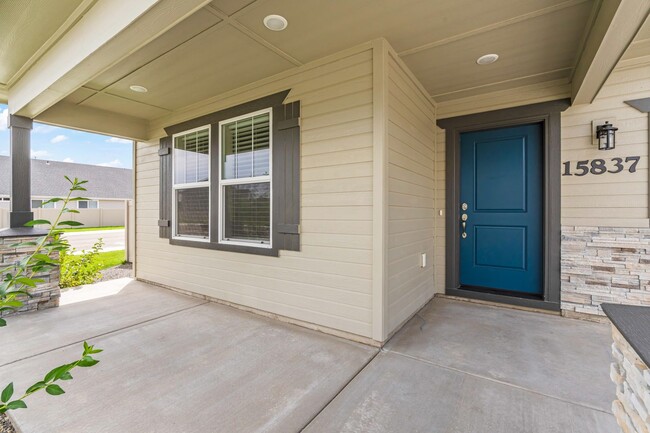 Building Photo - 4 Bedroom, 2 Bath Gorgeous Nampa Home on a...