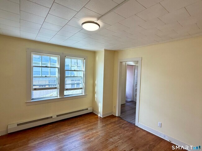 Foto del edificio - 23 Farnham Ave