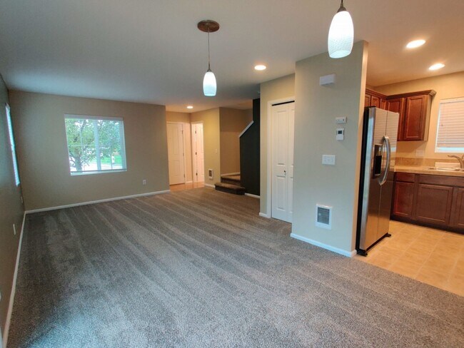 Foto del edificio - 8726 Stockholm Ln NE