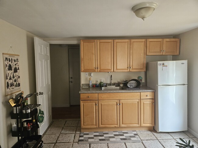 Cocina - otra vista - 140 Mount Kemble Ave
