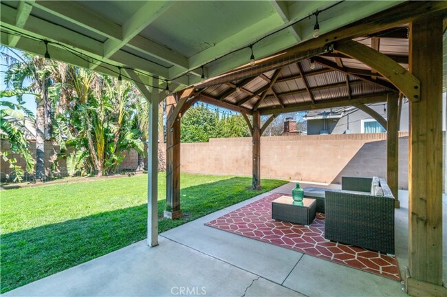 Foto del edificio - 633 S Vermont Ave