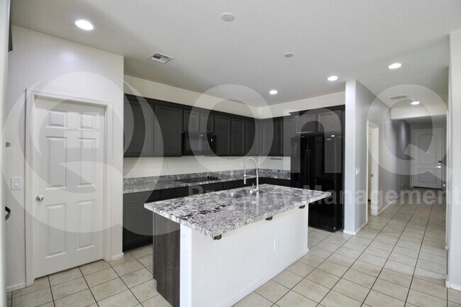 Foto del edificio - 15835 W Banff Ln