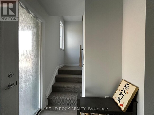Building Photo - 501 Woodlily Private