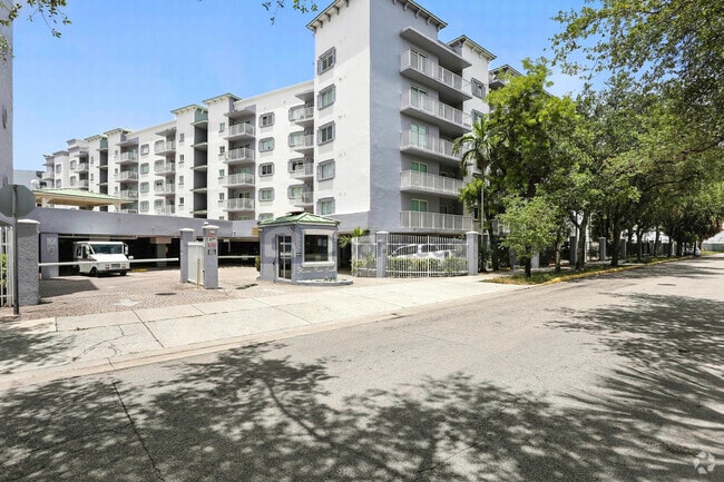 Building Photo - 2415 NW 16th Street Rd