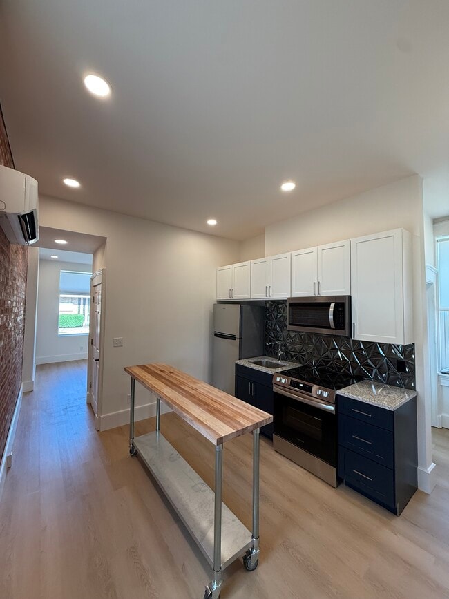 Kitchen - 1135 Vermont St