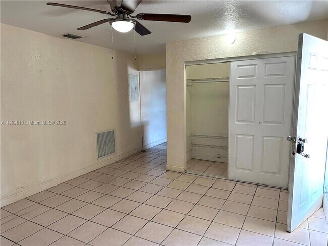 Foto del edificio - 4763 NW 3rd St