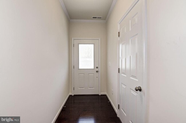 Building Photo - 42524 Benfold Square