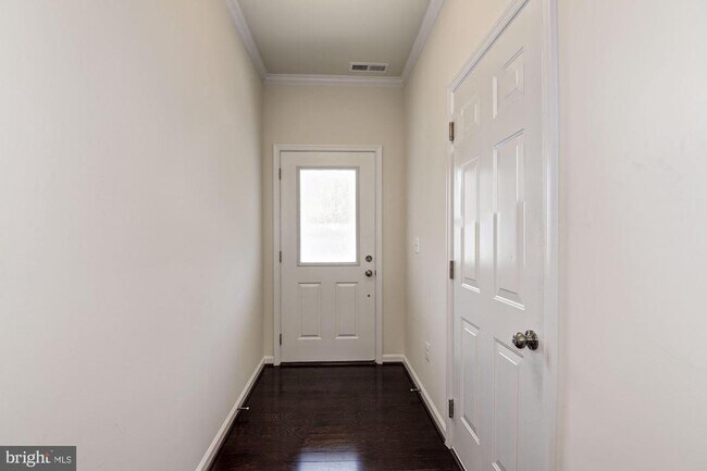 Foto del edificio - 42524 Benfold Square