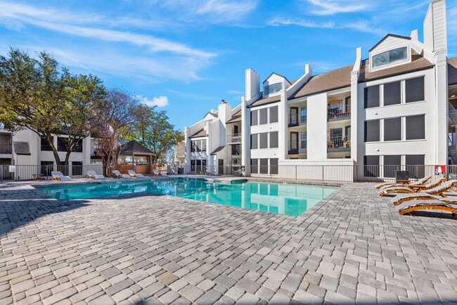 Building Photo - Rayside Residences